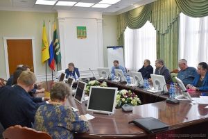 Басенко обсудил с предпринимателями ремонт дороги на улице Байдукова в Пензе