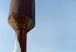 В селе Башмаковского района опасаются обрушения водонапорной башни