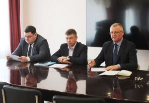 В Пензе составят график устранения просадок колодцев