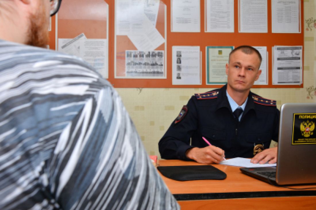 Молодой житель Пензенской области выбил стекла в машине друга