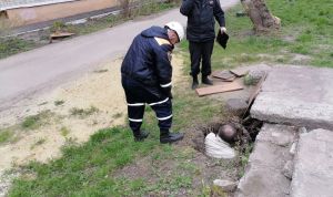 В Пензе спасли мужчину, провалившегося в колодец