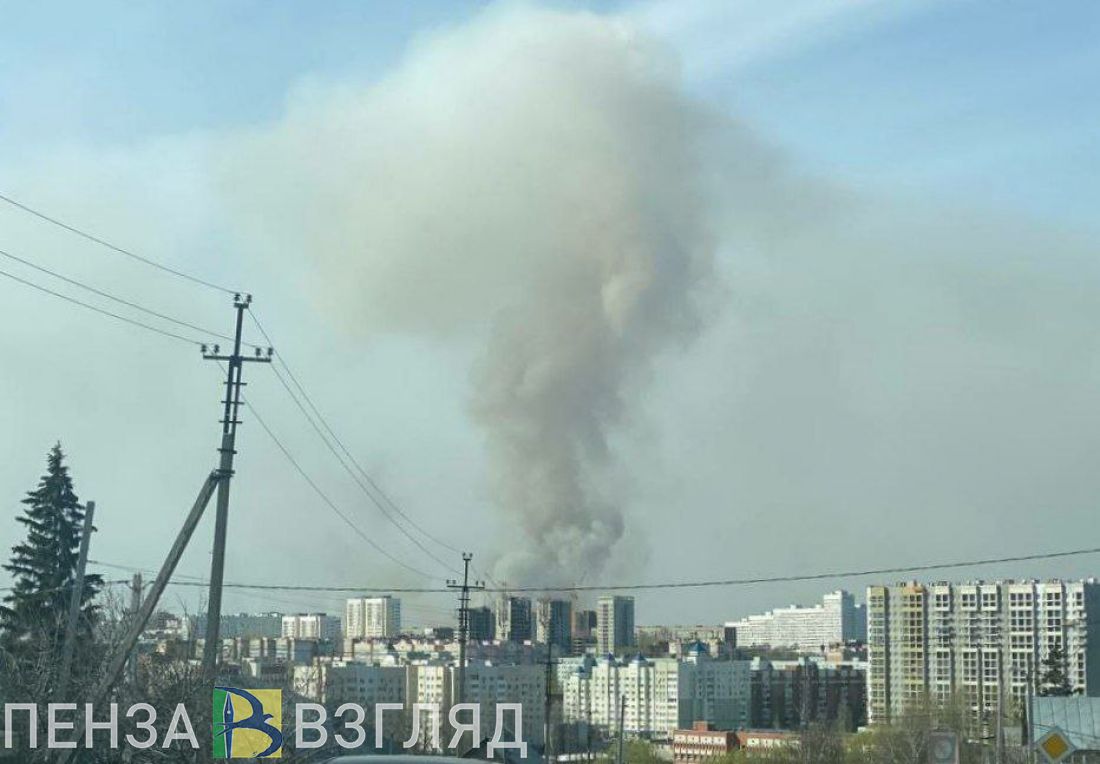 Появились новые фото столба дыма от пожара в пензенском микрорайоне Заря