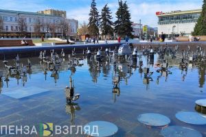 Главный пензенский фонтан начали наполнять водой