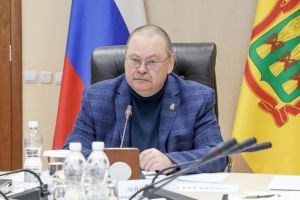 Мельниченко потребовал заниматься благоустройством в ежедневном режиме
