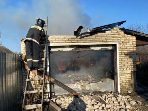 У жителей Богословки  сгорели дотла баня и гараж