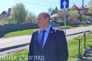 Владимир Мутовкин отметил неудовлетворительное состояние колодцев на дорогах в Пензе