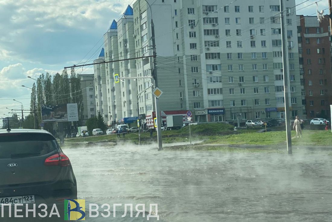 Появилось видео залитой кипятком дороги на проспекте Строителей в Пензе