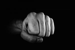В Пензе возбудили дело против экс-уголовника, избившего человека