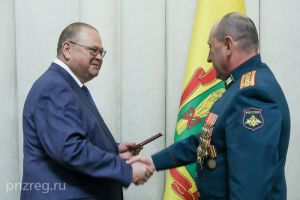 Пензенский губернатор вручил государственные и региональные награды
