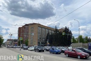 Пензенские автомобилисты стоят в большой пробке у «Ростка»