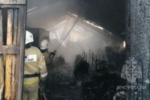 В Пензе сгорело здание на улице Совхоз Победа