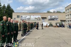 На пензенском областном сборном пункте отметили День призывника