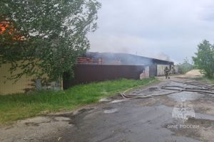 В Кузнецком районе произошел пожар на площади 250 квадратных метров