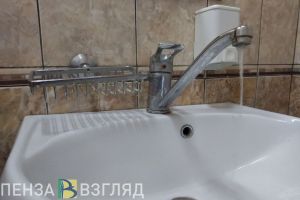 До 9 июня зареченцам придется долго сливать теплую воду