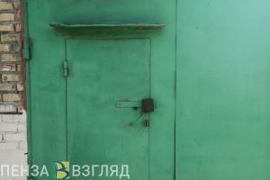 В гаражном массиве города Каменки мужчина избил знакомого деревянным бруском