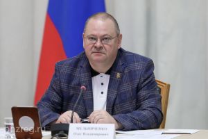 Мельниченко распорядился включить в программу по ремонту районные лагеря