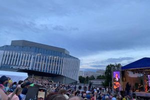 В Пензе выступает группа Любэ (6+): фото и видео