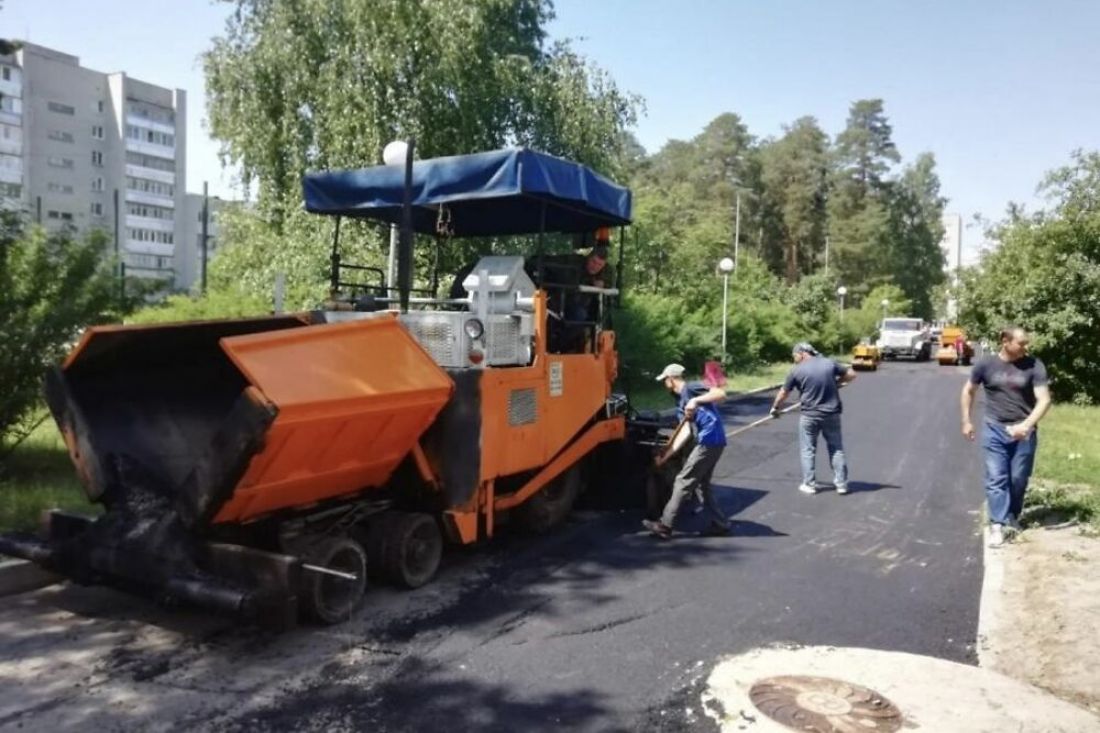 В Заречном стартовали работы по ремонту самых разбитых тротуаров