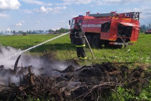 В селе под Пензой спасатели потушили пожар на 300 квадратных метров