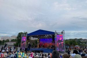 Вместе с «Любэ» пензенцы исполнили известные хиты группы