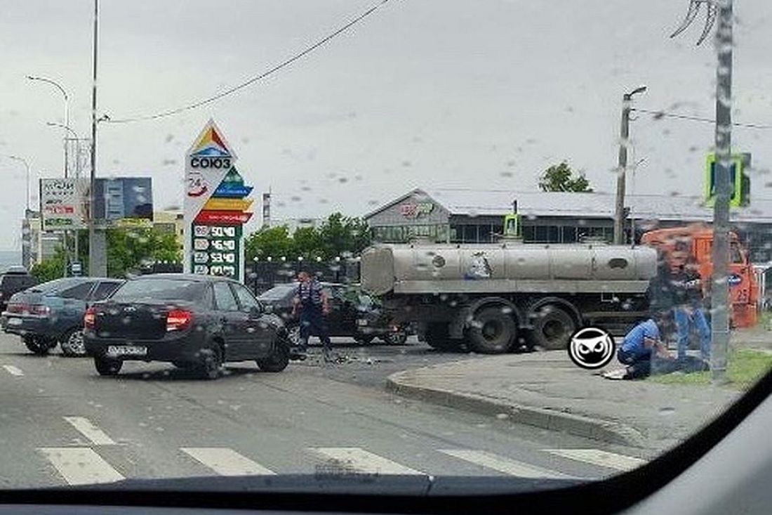 На Окружной улице в Пензе после аварии госпитализировали молодую девушку