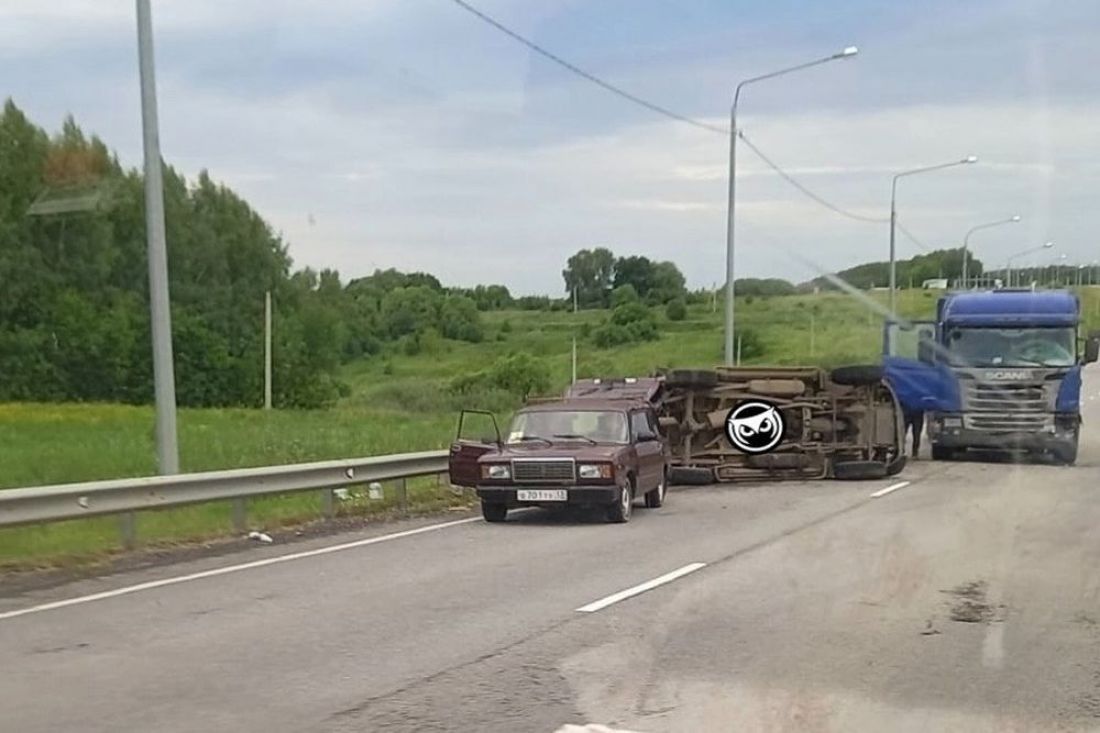 На трассе в Пензенской области опрокинулся автомобиль