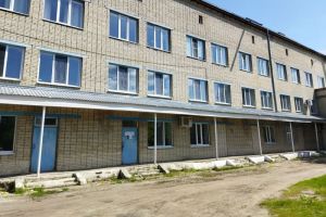 В Лопатинской участковой больнице установят больше 180 новых окон и дверей