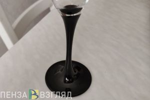 В Кузнецке женщина изранила сожителя ножкой от стеклянного бокала