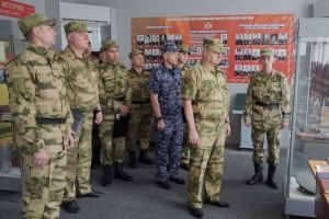 Командующий Приволжским округом Росгвардии высоко оценил работу пензенских силовиков