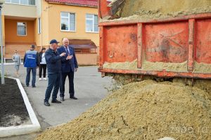 Вадим Супиков проконтролировал развоз песка во дворы и детские сады Пензы