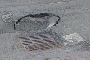 На улице Володарского в Пензе провалился асфальт
