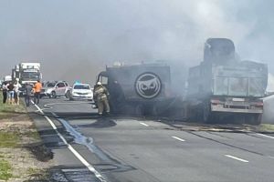 На пензенской трассе горит «КамАЗ» с сеном