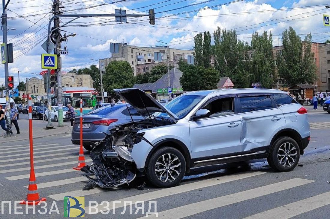 Стали известны подробности жесткой аварии у Центрального рынка в Пензе