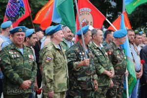 Олег Мельниченко поздравил пензенцев с Днем воздушно-десантных войск