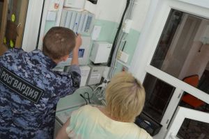 Росгвардейцы проверили, насколько безопасно в пензенских школах