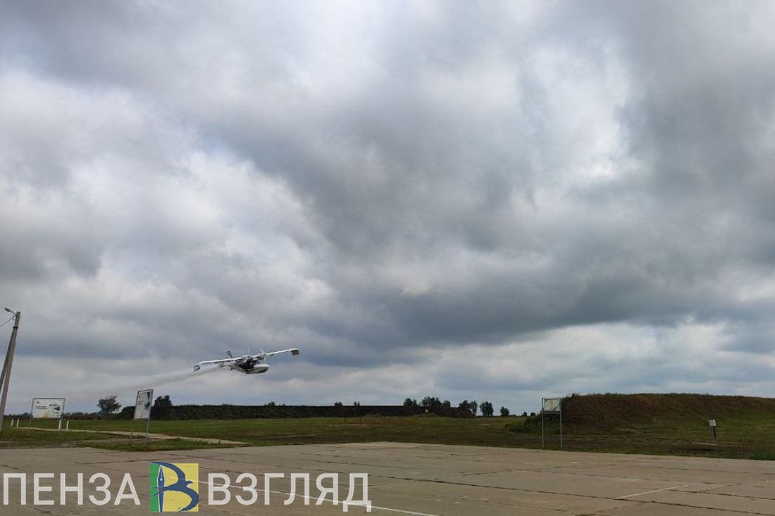 На закрытии сборов «Гвардеец» под Пензой состоялось показательное выступление летчиков