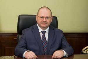 Олег Мельниченко поздравил пензенцев с Днем российского флага