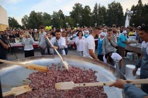 В Заречном установили рекорд страны по приготовлению жареного картофеля