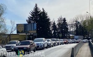 В Пензе образовалась пробка рядом с новым путепроводом