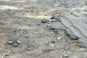 В центре Пензы показали тротуар, на котором можно сломать ноги