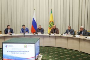 Мельниченко отметил эффективность мер господдержки в промышленности