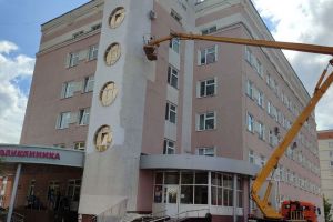 Фасад пензенской поликлиники №6 реставрируют впервые с момента открытия