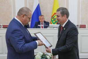 Олегу Мельниченко вручили благодарность Дмитрия Медведева