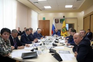 Мельниченко потребовал подключать «управляйки» к обратной связи с населением