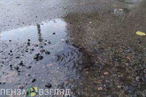 На Коммунистической улице в Пензе из-под земли забил «гейзер»