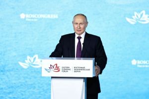 Мельниченко поздравил Путина с днем рождения