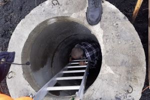 В селе Засечное спасатели помогли мужчине, который провалился в колодец