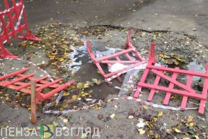 В Пензе на улице Коммунистической продолжается потоп