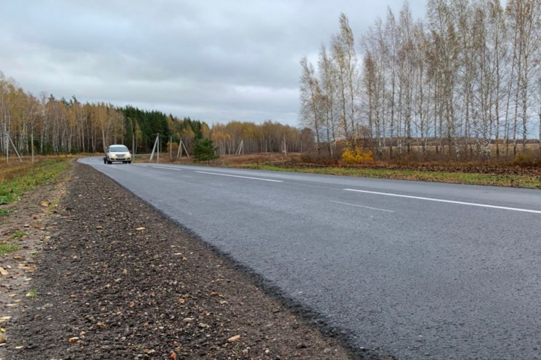 В Камешкирском районе досрочно отремонтировали два участка дороги