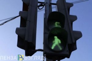 Светофор на перекрестке Володарского и Кураева настраивают по-новому